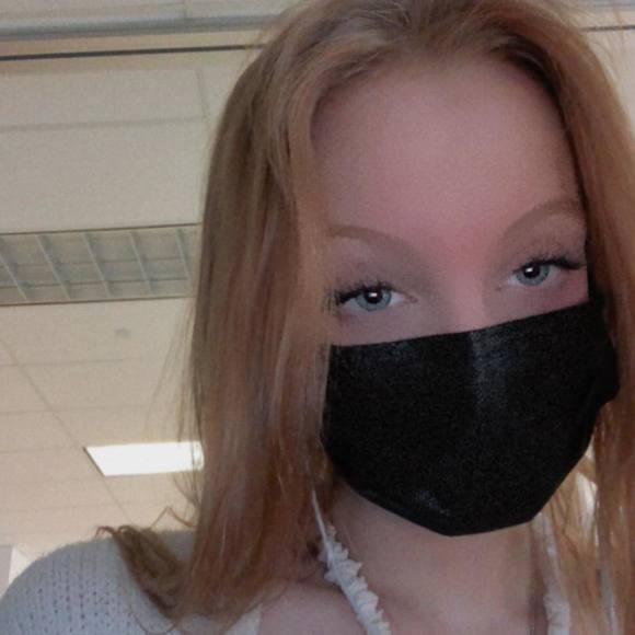 Meet your Posher, Emily - Picture 1 of 14